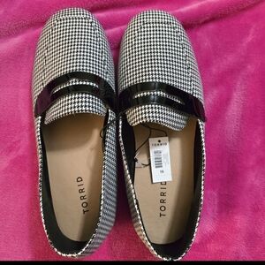 torrid Black & White Houndstooth Patent-Trim Loafers